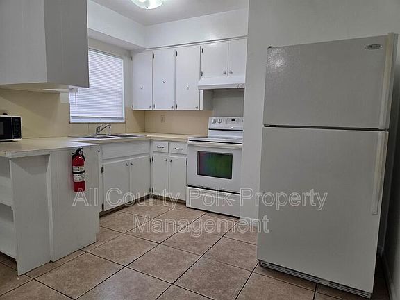 5th image of 2731 W 10th St