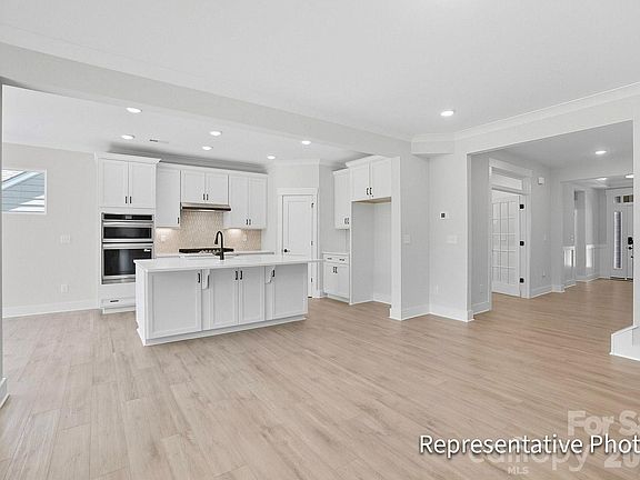 7th image of this home