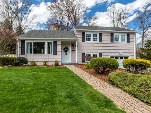 16 John Smith Drive, West Hartford, CT 06107