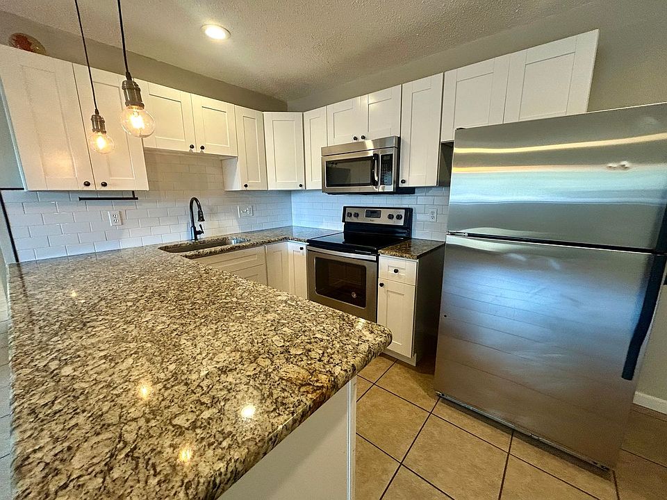 1st image of 2399 Eastwood Dr APT 2