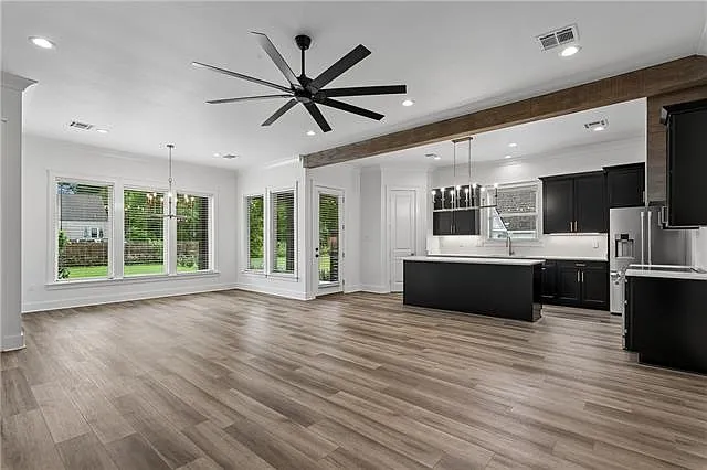 3 bed, 3.0 bath, 1926 sqft, $3,000 — Photo 4