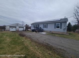 227 Tuthill Rd, Waymart, PA 18472