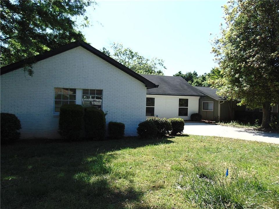 1st image of 1130 Mannbrook Dr