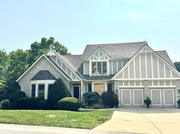 4108 NE Courtney Dr, Lees Summit, MO 64064