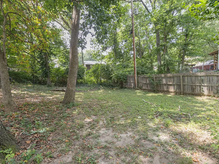 1613-1615 Radcliffe Dr — Photo 2