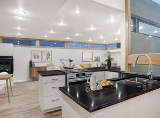 9315 Hilton Ave NE, Albuquerque, NM 87111