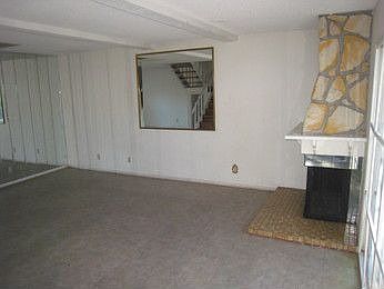 3rd image of 686 Fernwood Ln