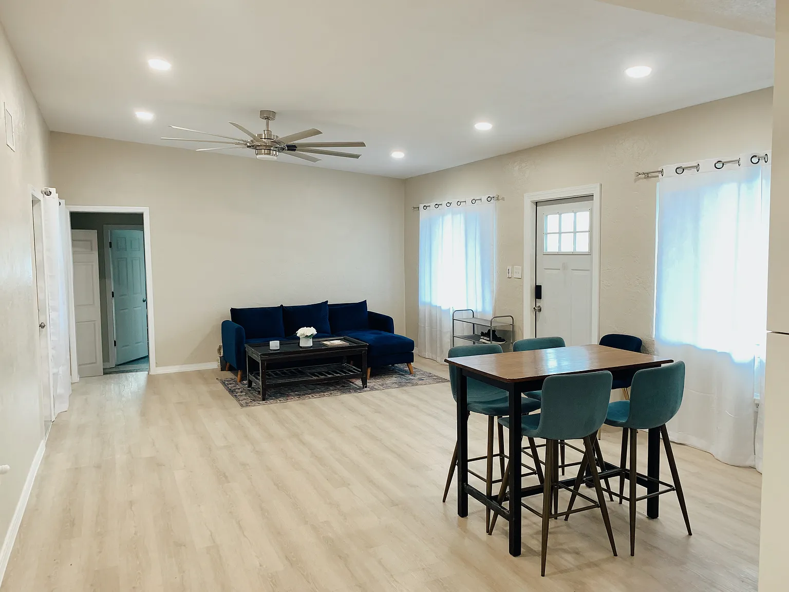 4 bed, 1445 sqft, $950 — Photo 2