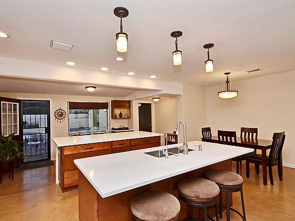 Kitchen - AZ Rm View