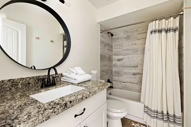 701 E Country Gables Dr — Photo 14