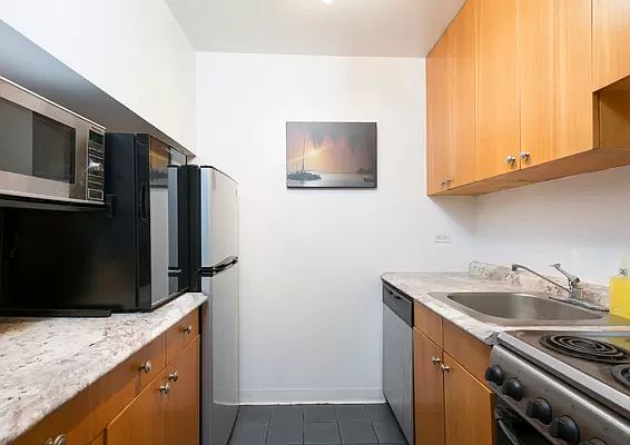 3rd image of 242 Madison Ave #15K