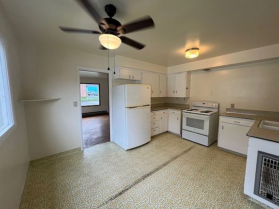 5th image of 1456 SE Pine St