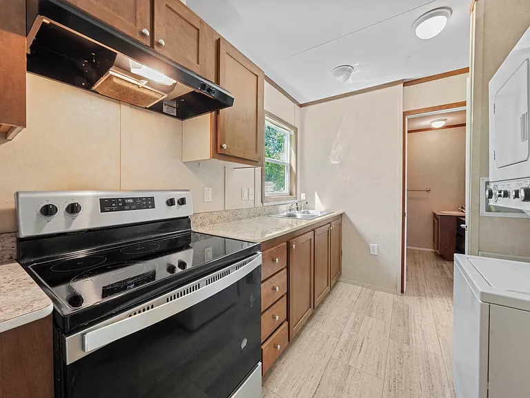 103 Crawford Rd — Photo 1