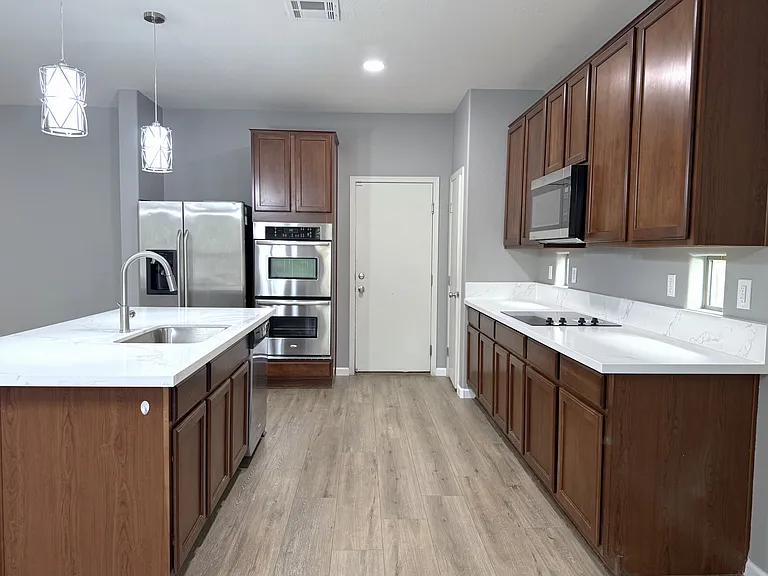 4056 E Devon Dr — Photo 8