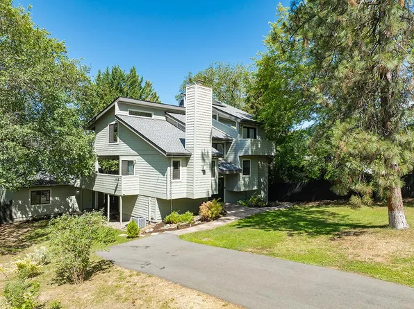 1334 NE Beacon Dr, Grants Pass, OR 97526