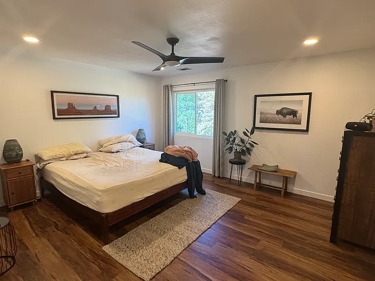 King size bed