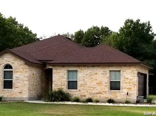 207 Kyle St, La Vernia, TX 78121