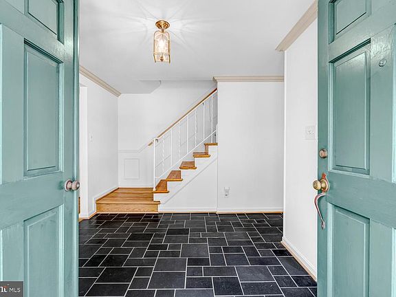3rd image of 4200 Pickering Pl