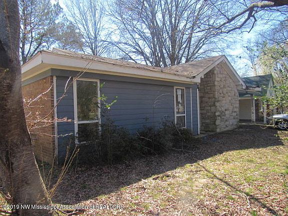 4th image of 2381 Colonial Hills Dr