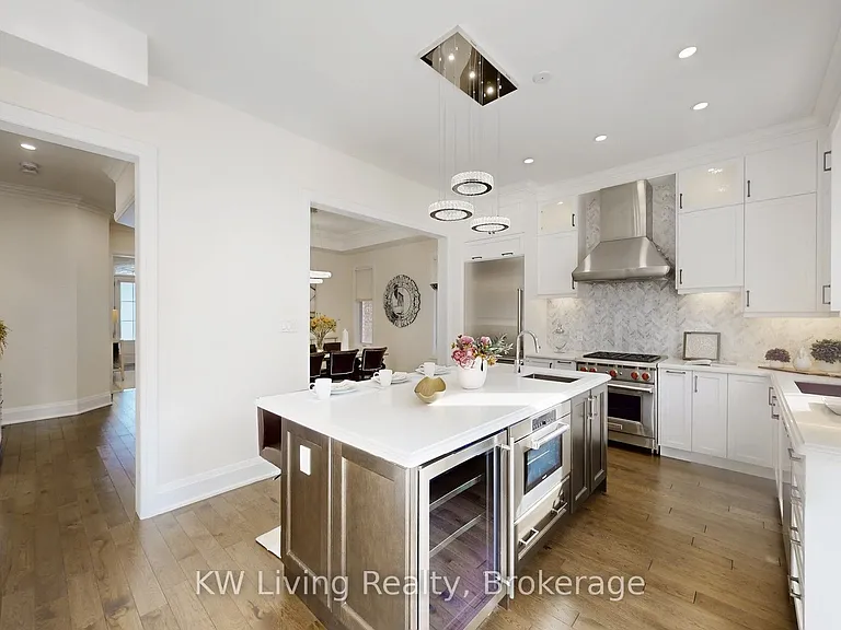 92 Giardina Cres — Photo 11