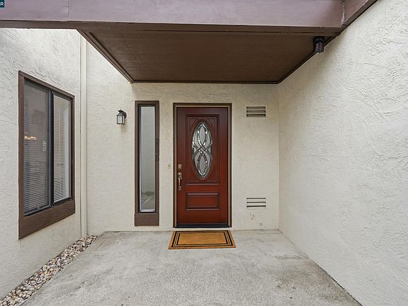 5th image of 236 Tangerine Ct