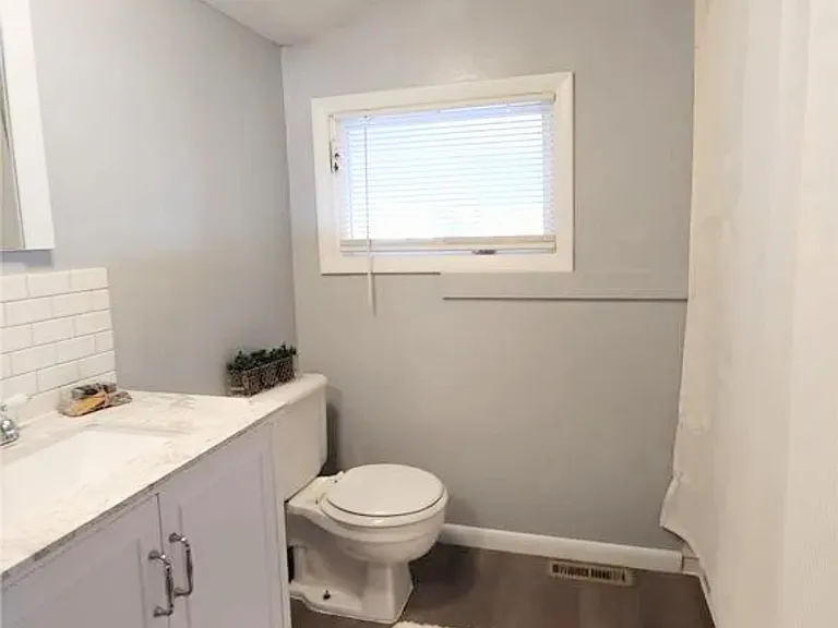 629 E Maple St — Photo 22