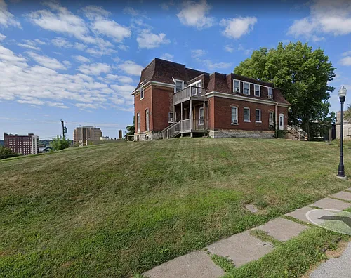 626 N Perry St Photo 1