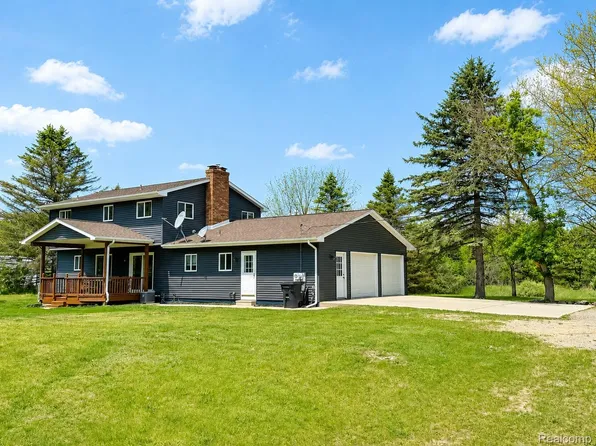2712 N Branch Rd, North Branch, MI 48461