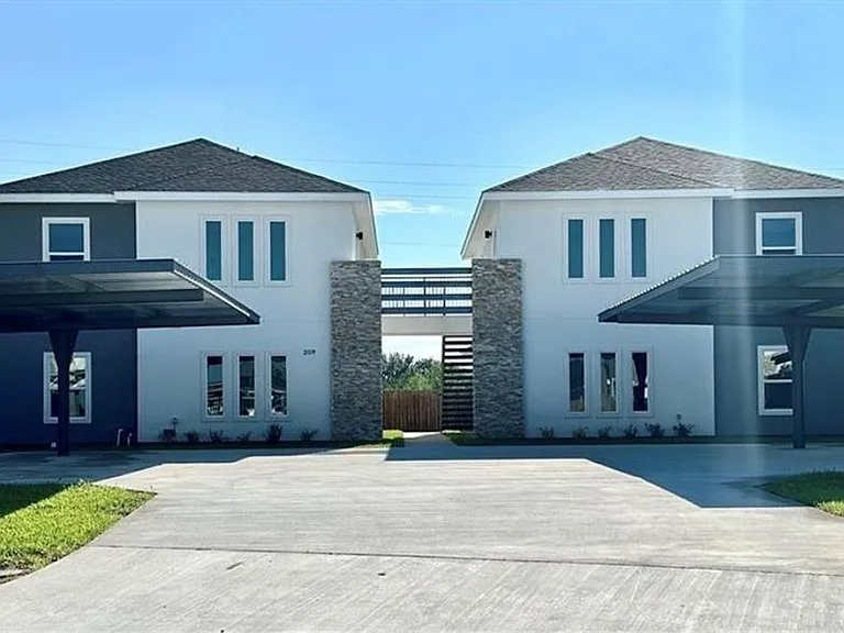 209 Rafael Dr #4 — Photo 1