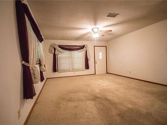 3rd image of 7427 Tung Ave N