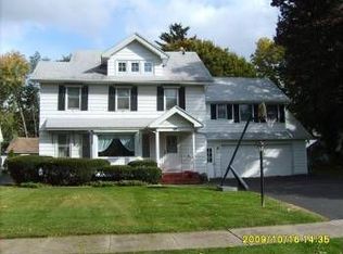 68 Chadwell Rd, Rochester, NY 14609