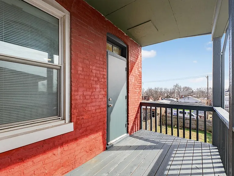 2nd floor porch