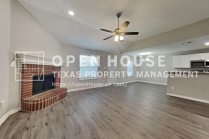 1616 Ocean Dr — Photo 4