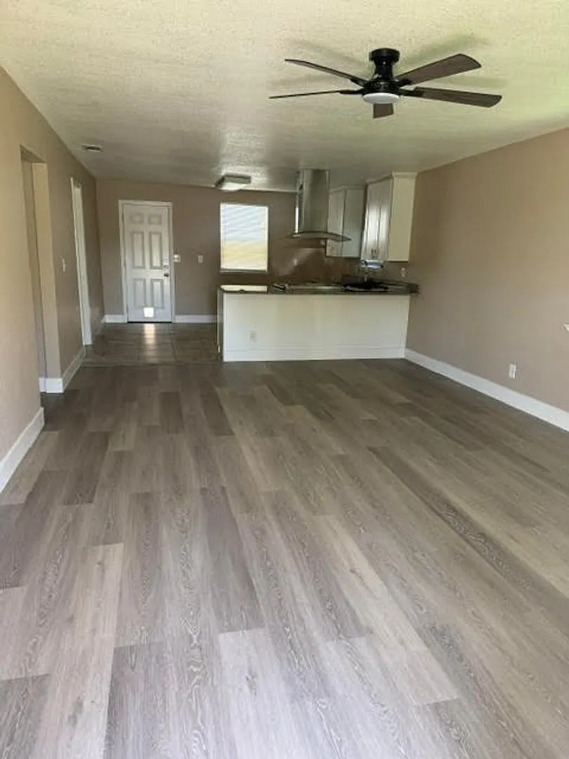 Completely Remodeled 4 bedroom in Ripon — Photo 2