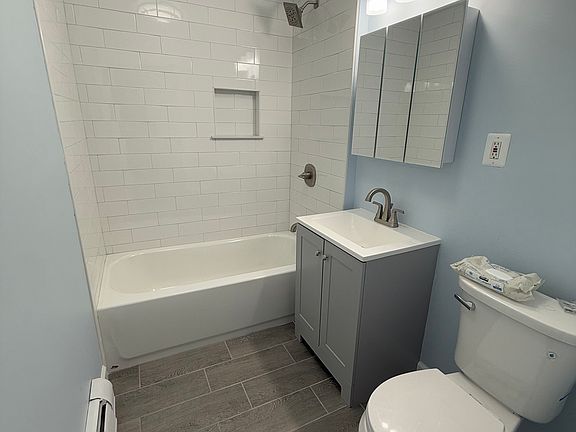 2nd image of 360 N 11th St Floor 3