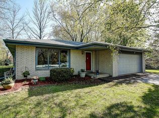 1423 W Liebau Rd, Mequon, WI 53092