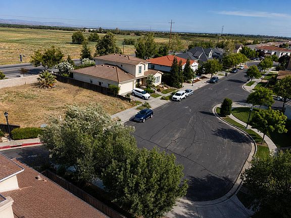 4th image of 2009 Liberty Dr