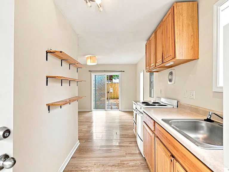 6044 SE Henderson St #B — Photo 2
