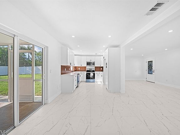 4th image of 5551 Sunrise Dr