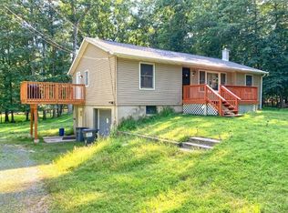 105 Birch Ct, Hawley, PA 18428