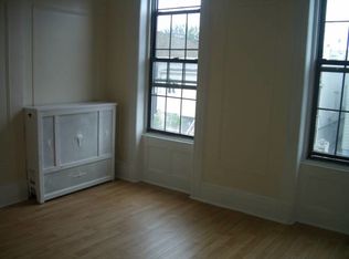 3215 38th St, Astoria, NY 11103