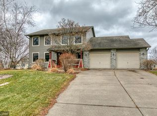 302 Jesse James Ln, Saint Paul, MN 55115
