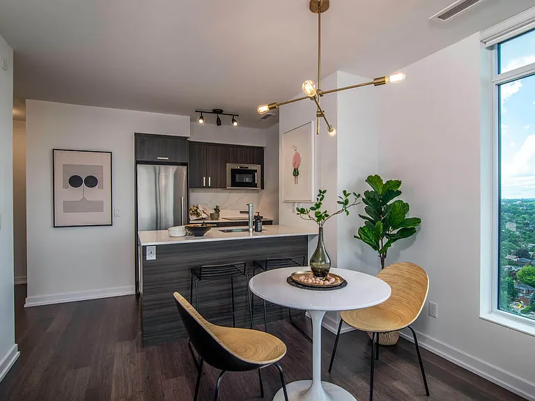 18 Erskine Ave — Photo 34