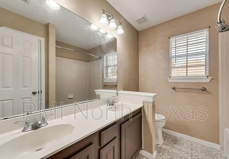 6000 Charleston Dr — Photo 17