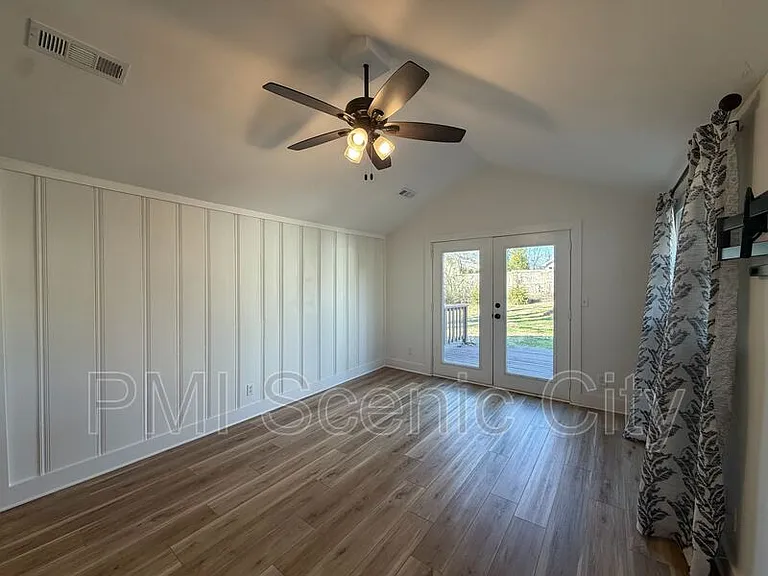 607 Franklin St — Photo 7