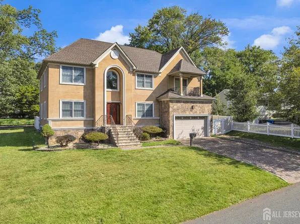 114 Holly Rd, Iselin, NJ 08830
