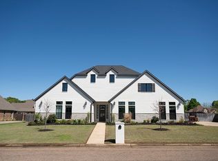 209 Devonshire St, Mount Pleasant, TX 75455