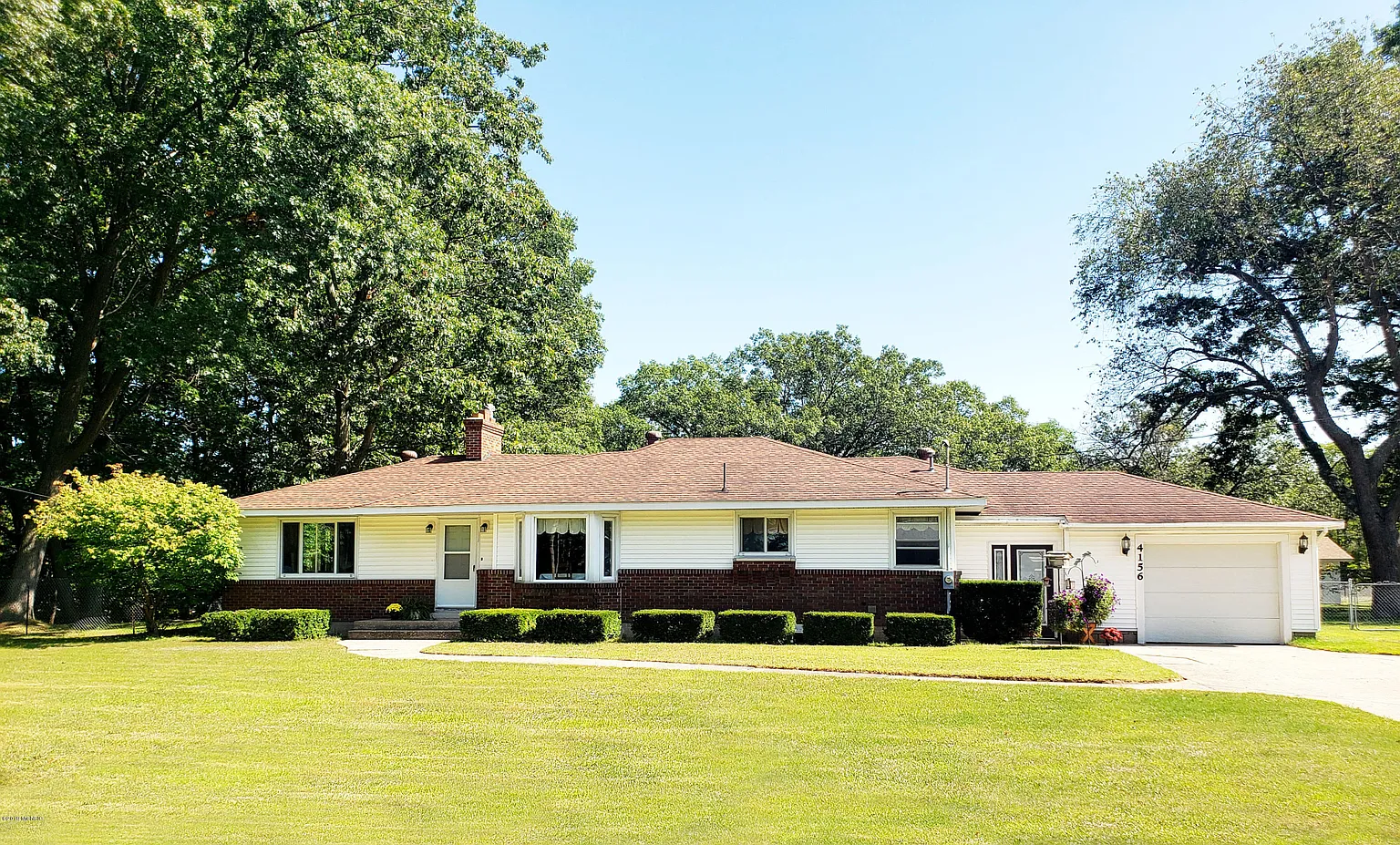 4156 Eastlake Rd photo 1