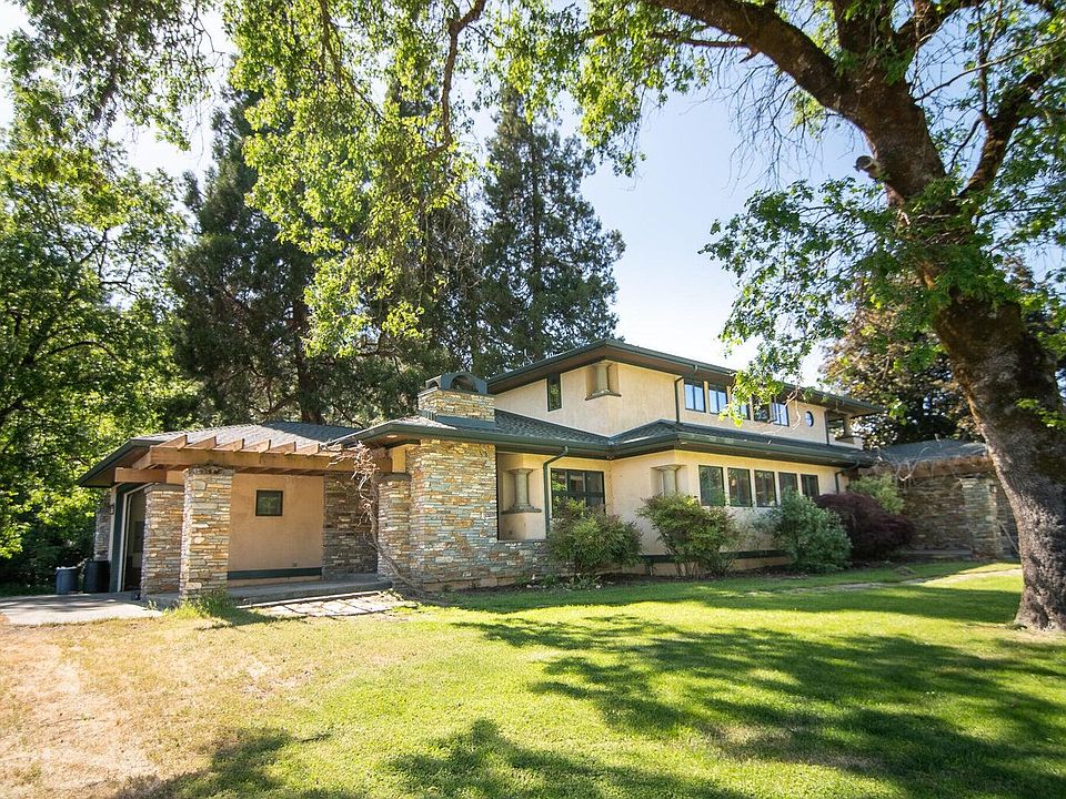 1st image of 2440 Hugo Rd