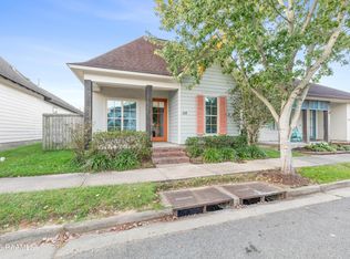 115 Deysbrook Ln, Youngsville, LA 70592